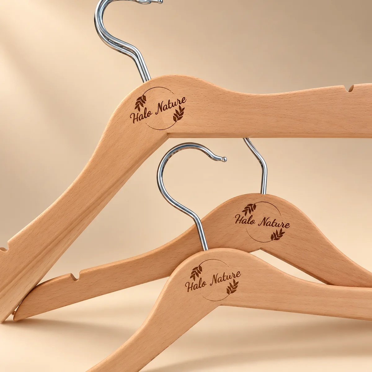 Perchas de madera grabadas Halo Nature