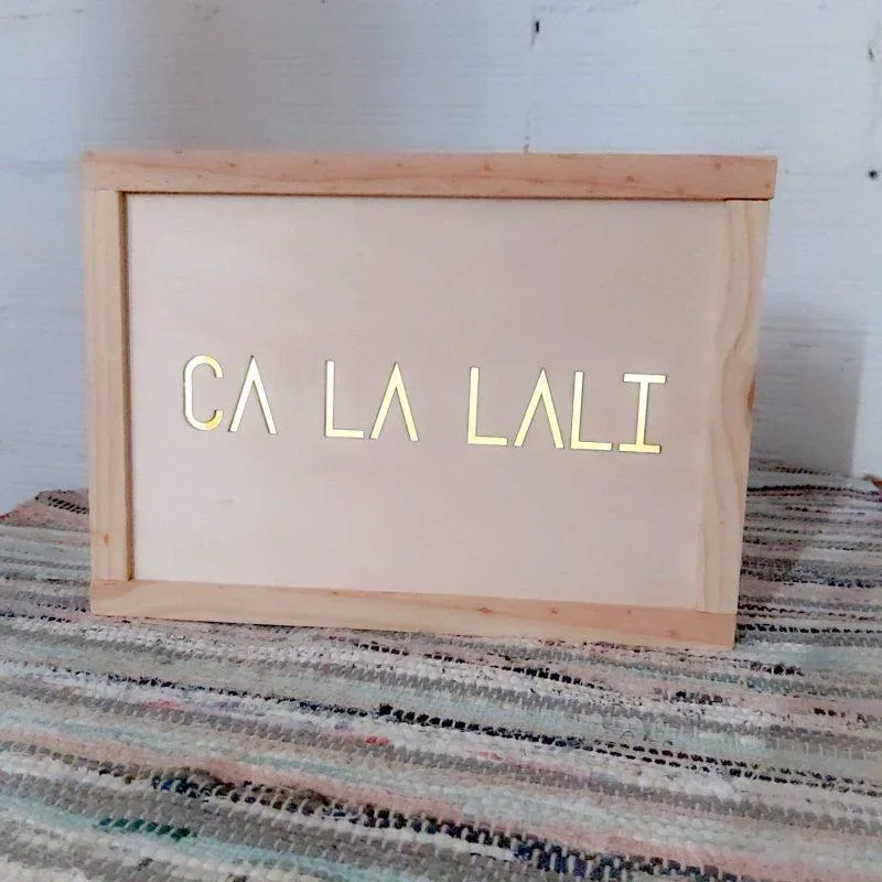 Caja de luz de madera personalizada