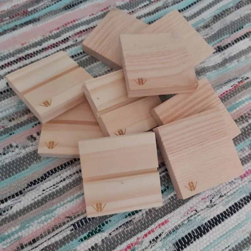 El mejor Expositor para pulseras de madera