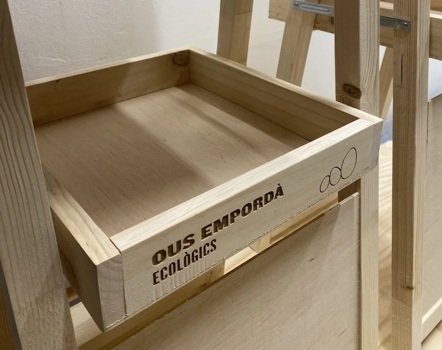 Incrementa tus ventas impulsivas con expositores de madera