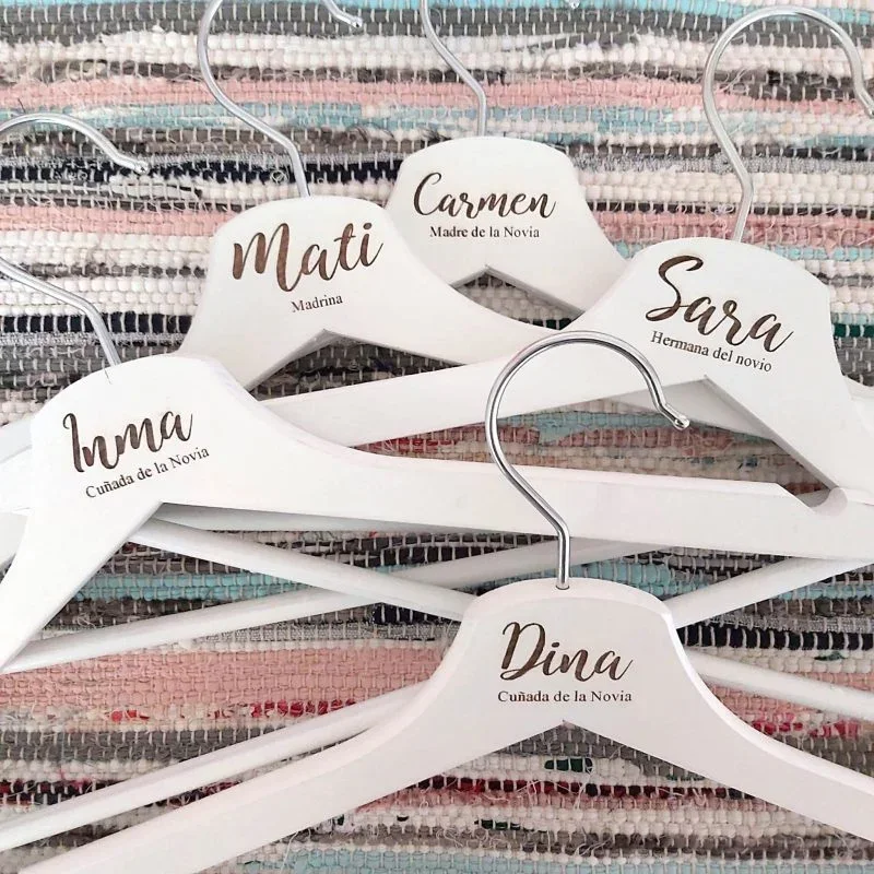 Perchas personalizadas para boda