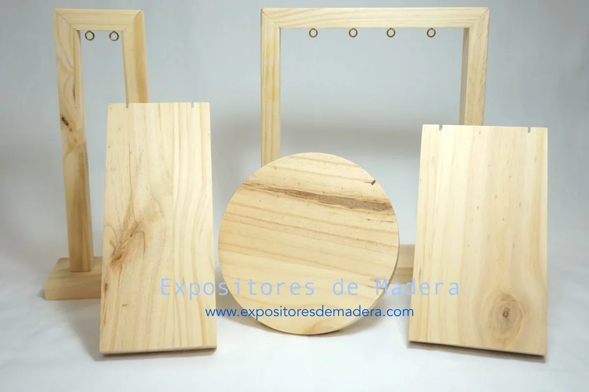 Tipos de expositores de madera para collares