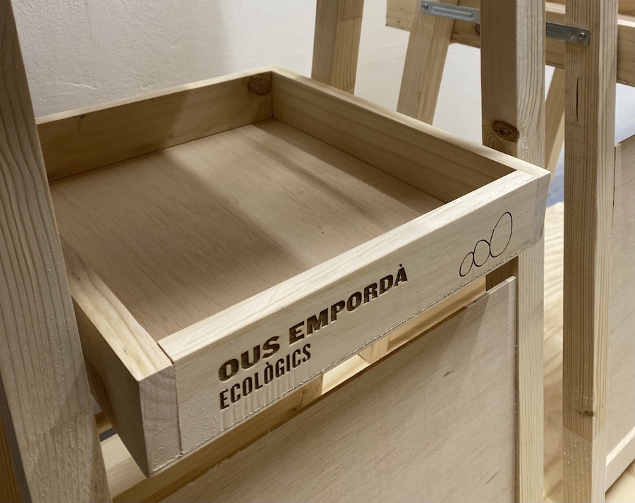 Incrementa tus ventas impulsivas con expositores de madera